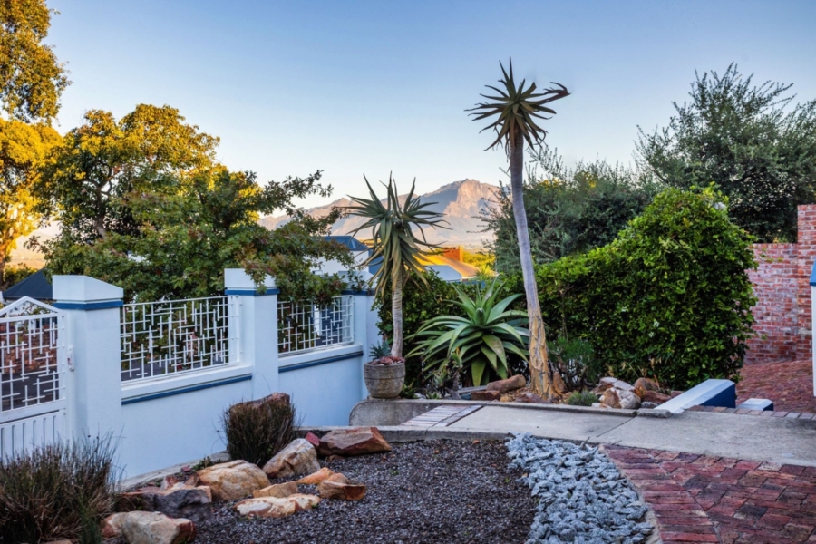 To Let 3 Bedroom Property for Rent in Courtrai Western Cape